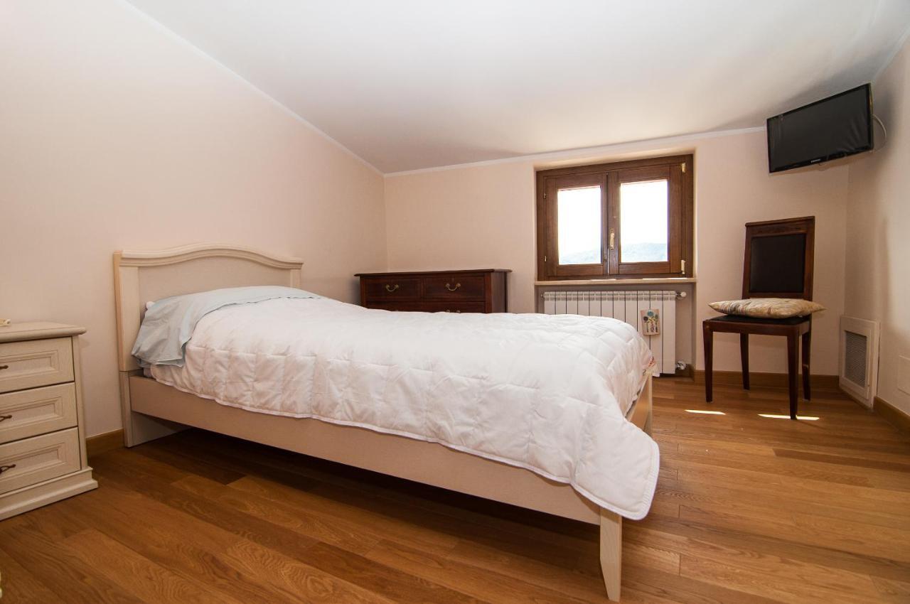 Casa Vacanza La Piazza Orvinio Extérieur photo